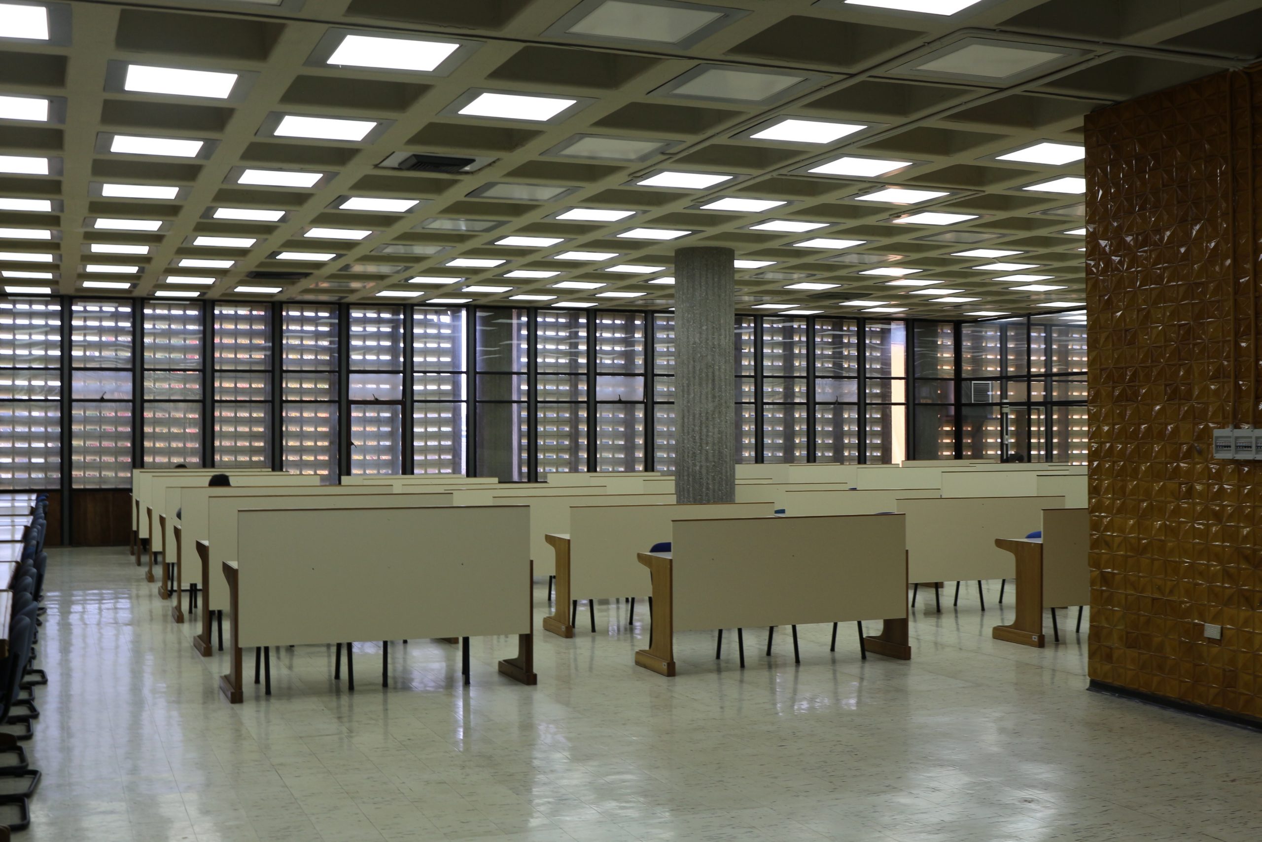 Vista general de nueva sala de estudio ubicada en el cuarto piso de la Biblioteca Central Luis David Cruz Ocampo