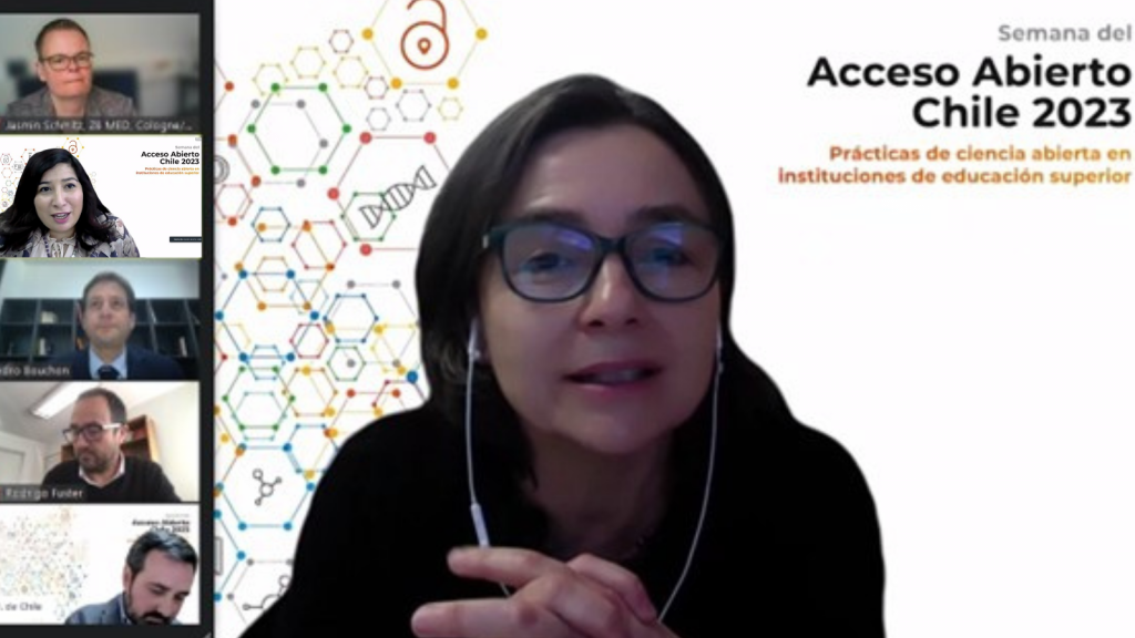 Captura de pantalla que muestra a la Vicerrectora de Investigación y Desarrollo, Dra. Andrea Rodríguez Tastets, conversando de manera telemática con los/as expositores/as de la Semana de Acceso Abierto 2023.